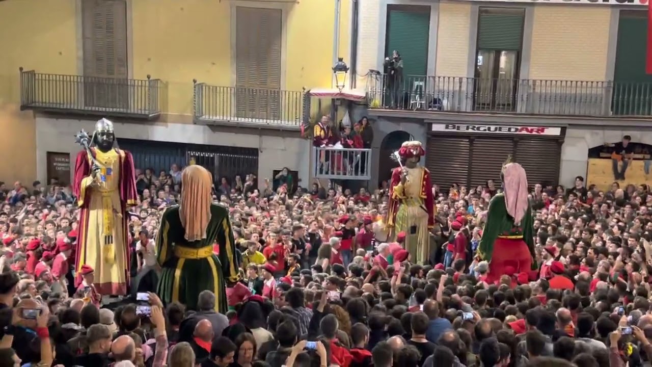 Quart Salt dels gegants [Les Nenes Maques] - Patum Completa de Diumenge de Corpus (11/6/23)