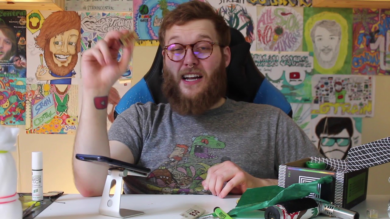 Going To Space with a UFO Bong? - (HEMPER - February 2019 Unboxing)
