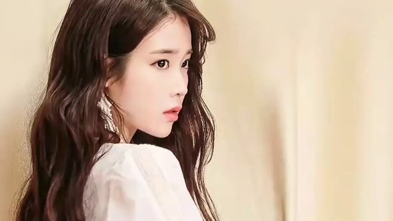BTS JUNGKOOK to IU 2018 COINCIDENCES? NO EDIT *me likeee😅_theres plenty, but I used only a few💜😊.