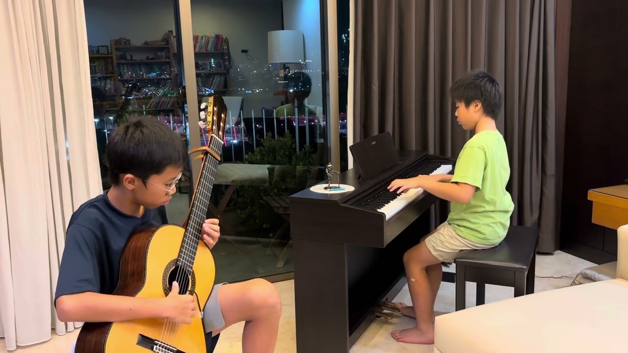 River Flows in You (Yiruma) – 10 years old pianist:S & 12years old guitarist: B Cover