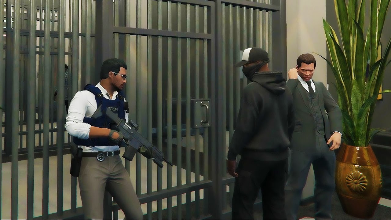 Brian Walks Into Chaos as Maze Bank Gets Hit While He’s Collecting His Paycheck! | NoPixel RP | GTA
