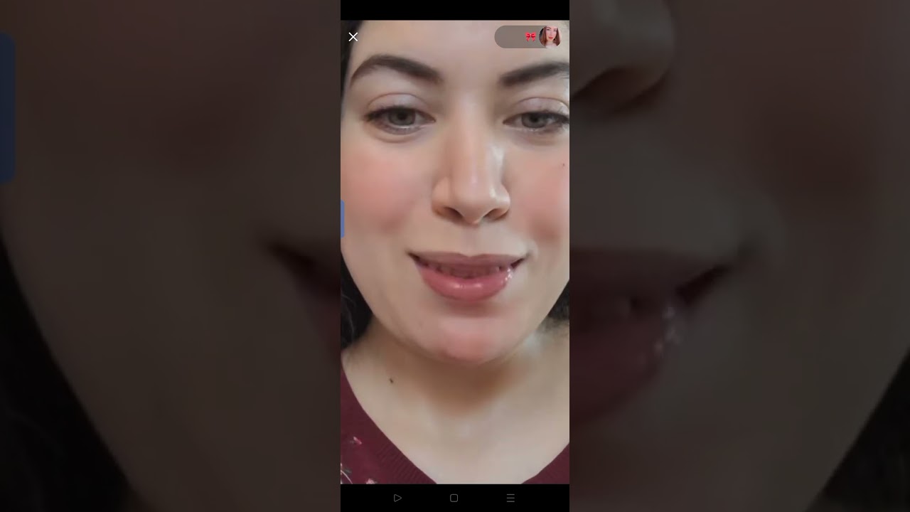 اجمل نظرات العيون واحلا شفايف يتحدث 