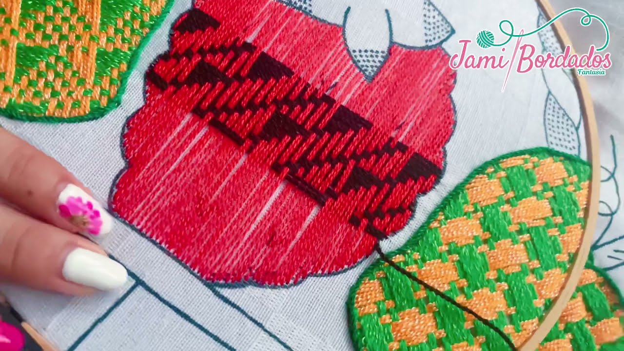 222. Bordado Fantasía Fresa 8 / Hand Embroidery Strawberry 🍓 with Fantasy
