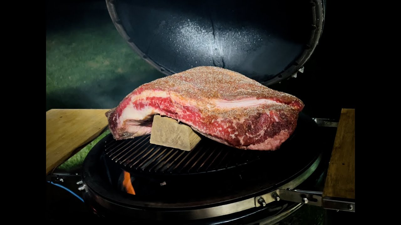 Hot BBQ Tips, Fast! Oversized Brisket on the Monolith Kamado Classic Pro Series 2