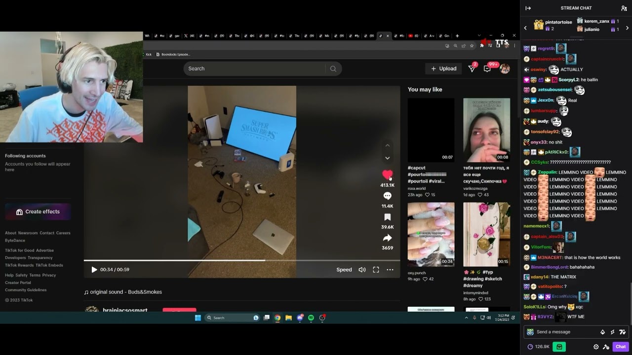 xQc find a glitch in the matrix and goes SCHIZO