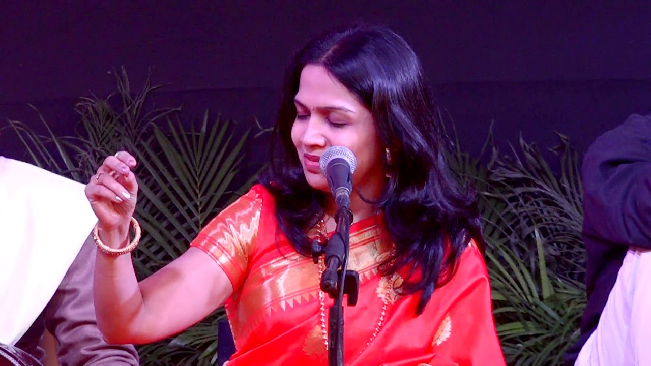 Ms. SAWANI SHENDE SATHAYE : VOCAL | 142th HARIVALLABH SANGEET SAMMELAN 2017 | CLASSICAL MUSIC 2017