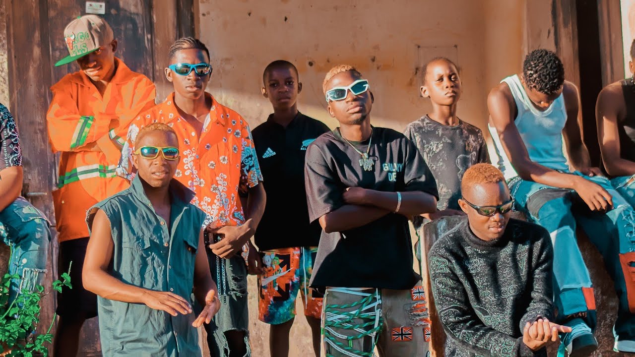 Colaboration dos Músicos de Mueda Malyekwona (Official Vídeo) Vamakonde.