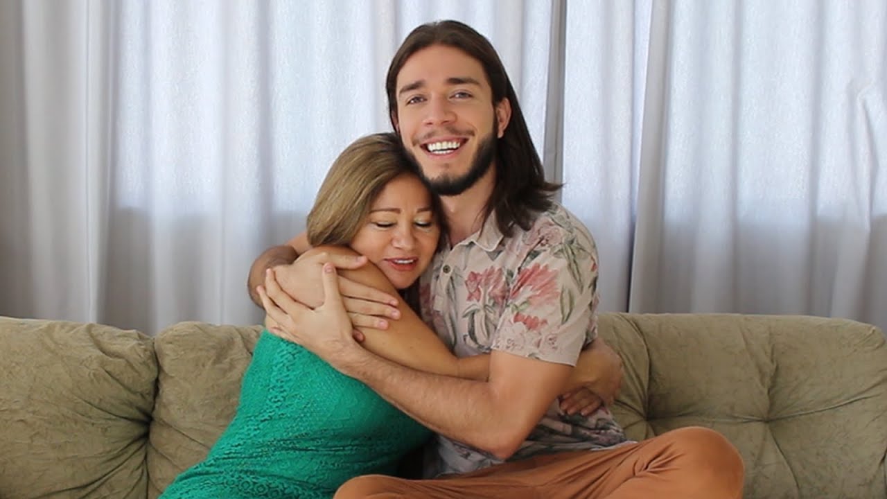 COMO CONTEI PRA MINHA MÃE QUE SOU GAY | LE MORAIS