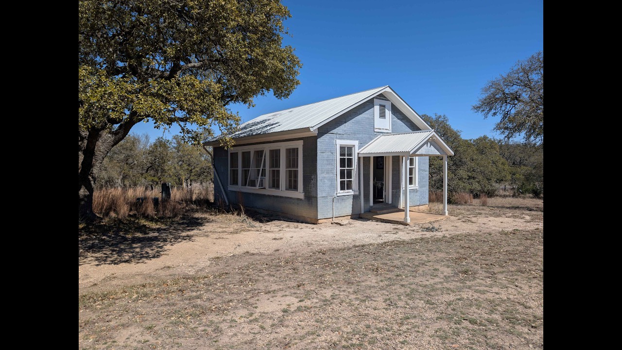 Texas Hill Country - Visiting some Historic Schoolhouses