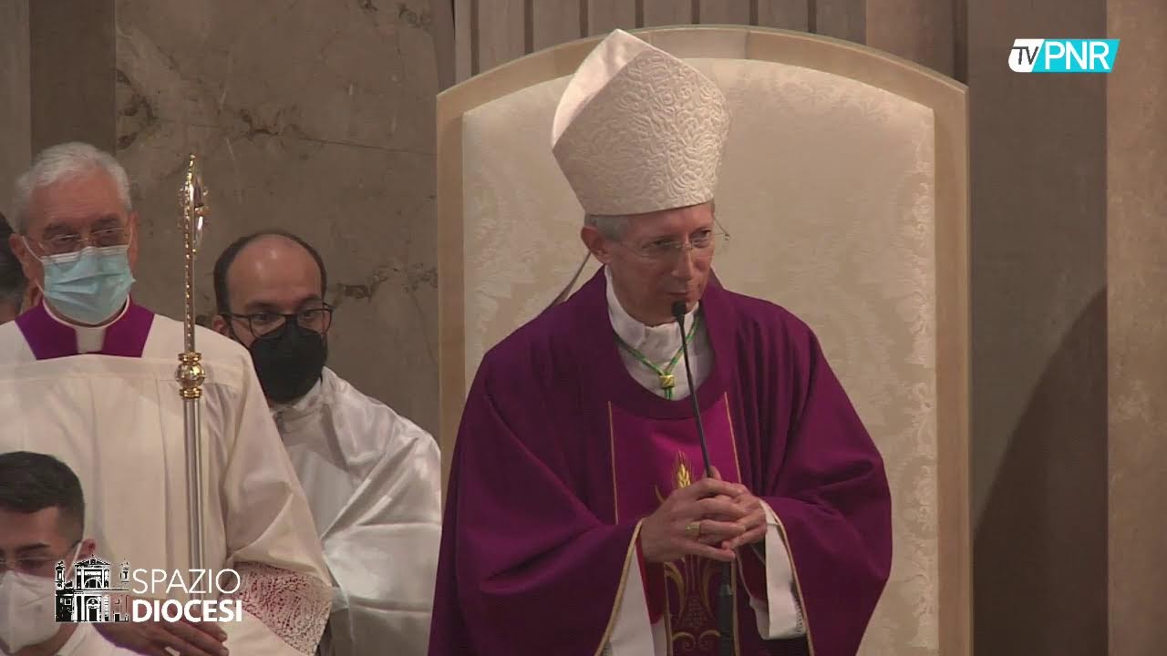 Mons. Guido Marini celebra la Santa Messa per la vita consacrata