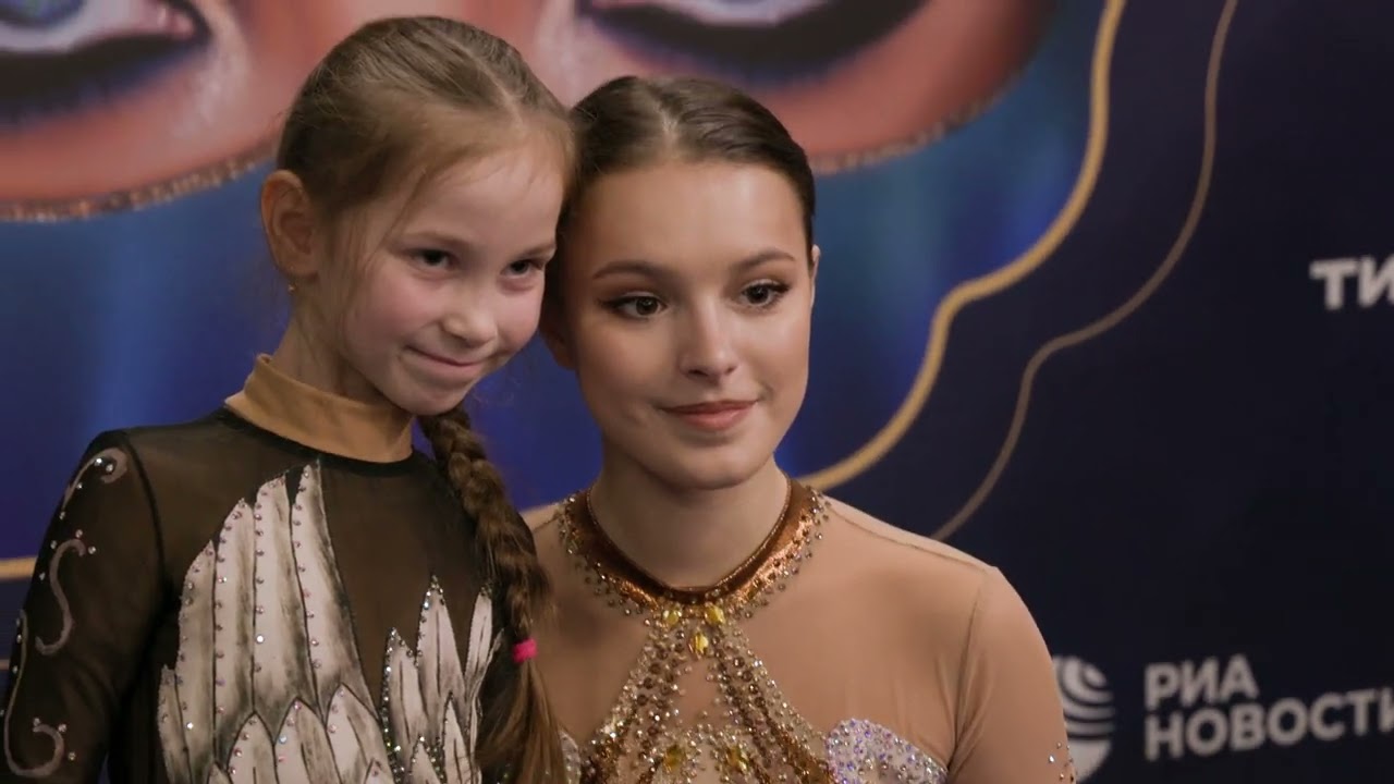 Анна Щербакова на автограф-сессии после шоу 