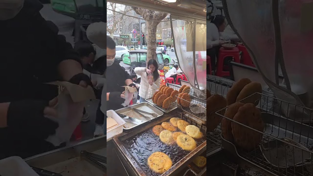 Enjoying delicious food - 纵览美食直播