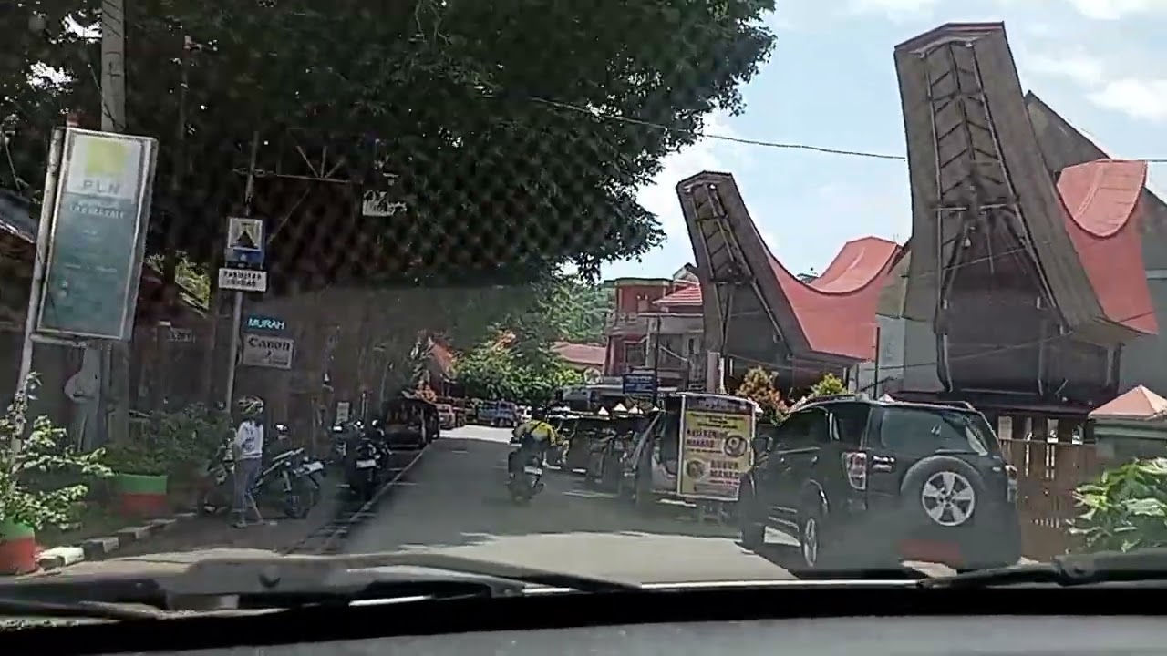 Sebelum pulang kita kelilingi dulu kota makale tana toraja,MasyaAllah kotanya bagus dan unik...