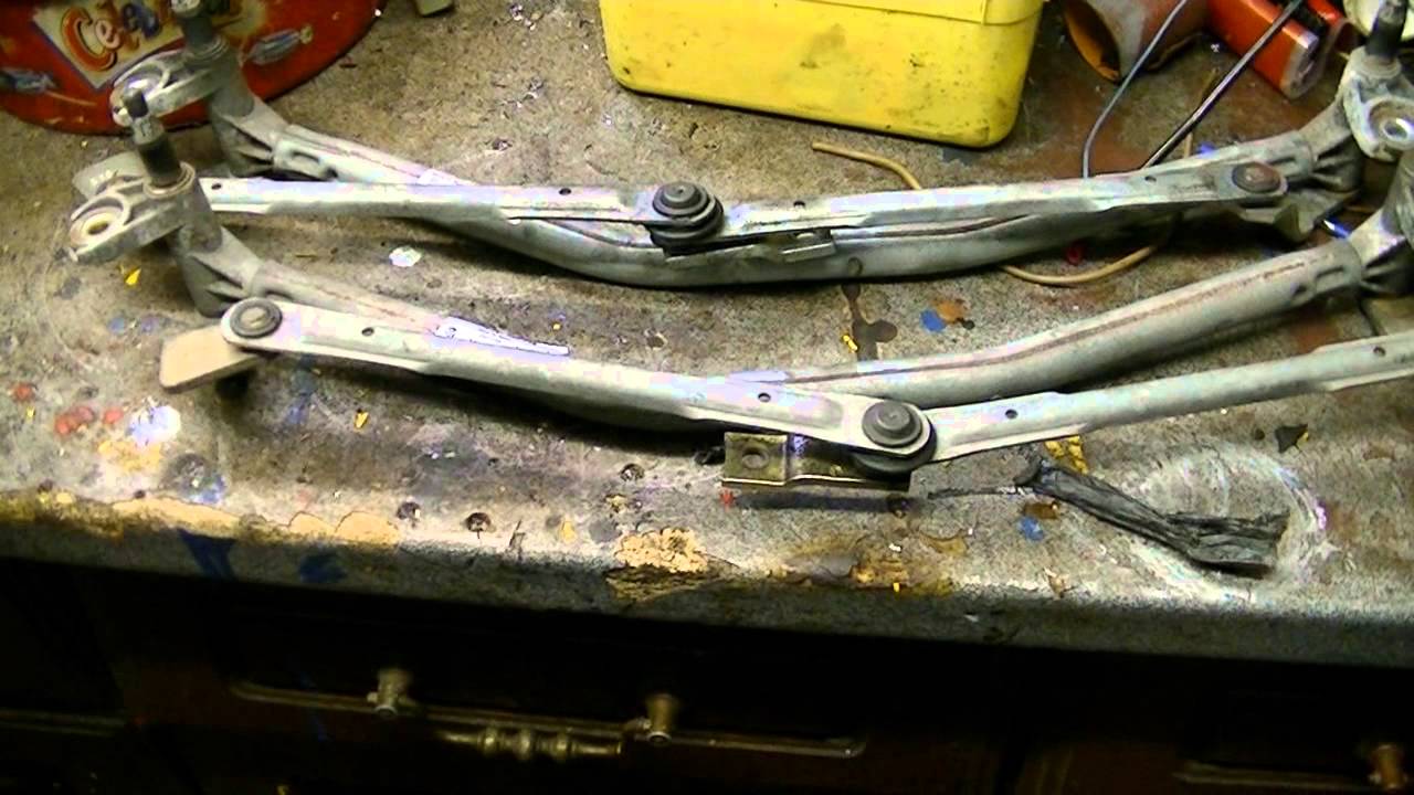 WV Polo 2009 Mk5 Windscreen Wiper Linkage Removal and Refit
