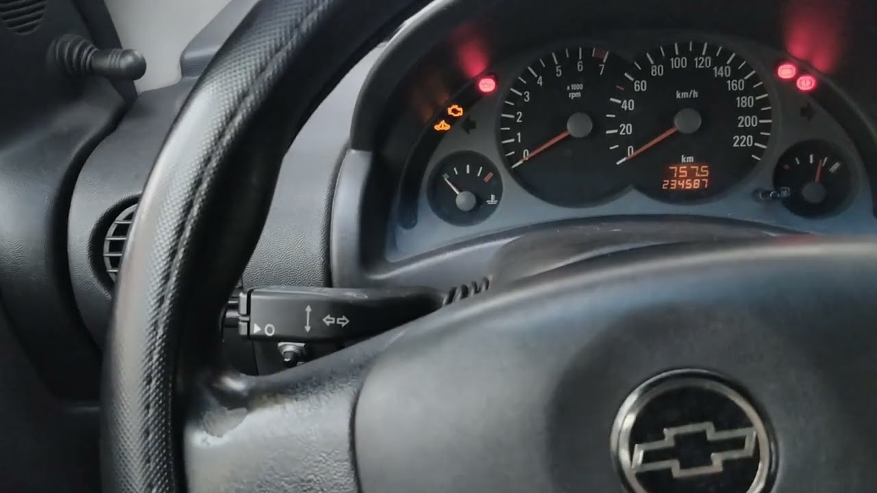 Localização do fusível do sensor de velocidade Corsa Montana...