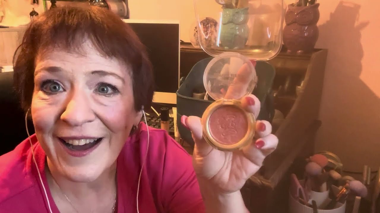ASMR -make up - let’s go through mine!!! Tips and tricks, soft spoken,
