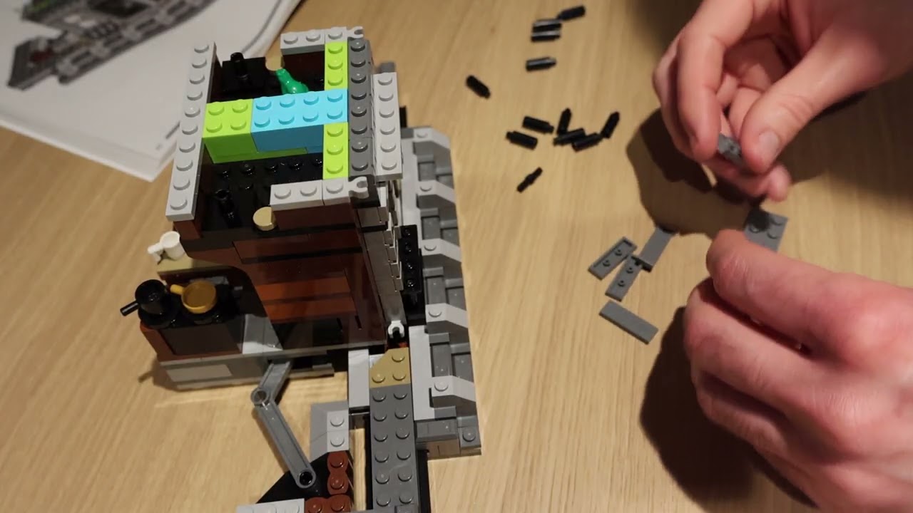 Building LEGO Harry Potter 76408 12 Grimmauld Place Part III