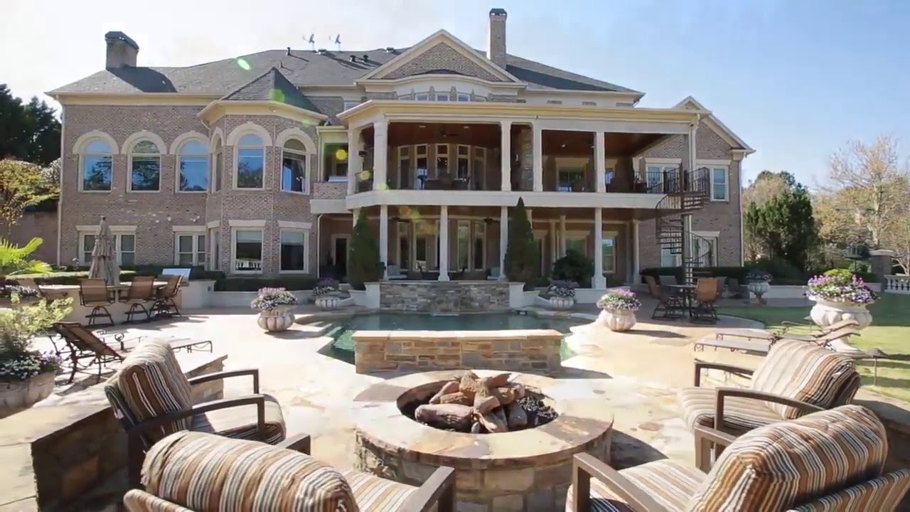 Grand Elegant Estate in Alpharetta, Georgia