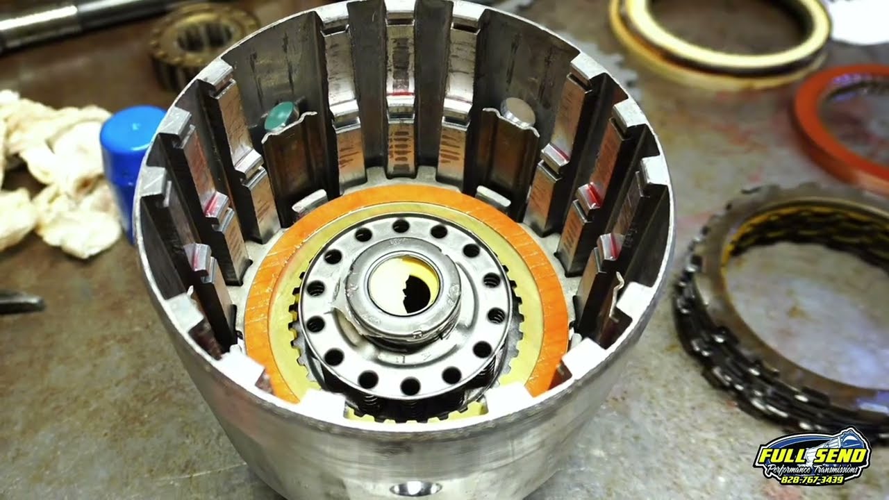 BUILDING A CHEVROLET 700r4 TRANSMISSION | CORVETTE SERVO GETS LODGED IN CASE!
