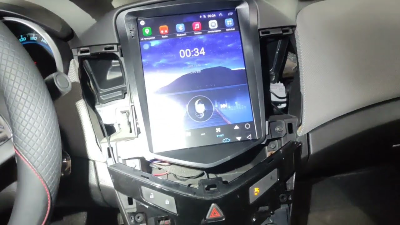 Pantalla Tesla en Chevrolet Cruze