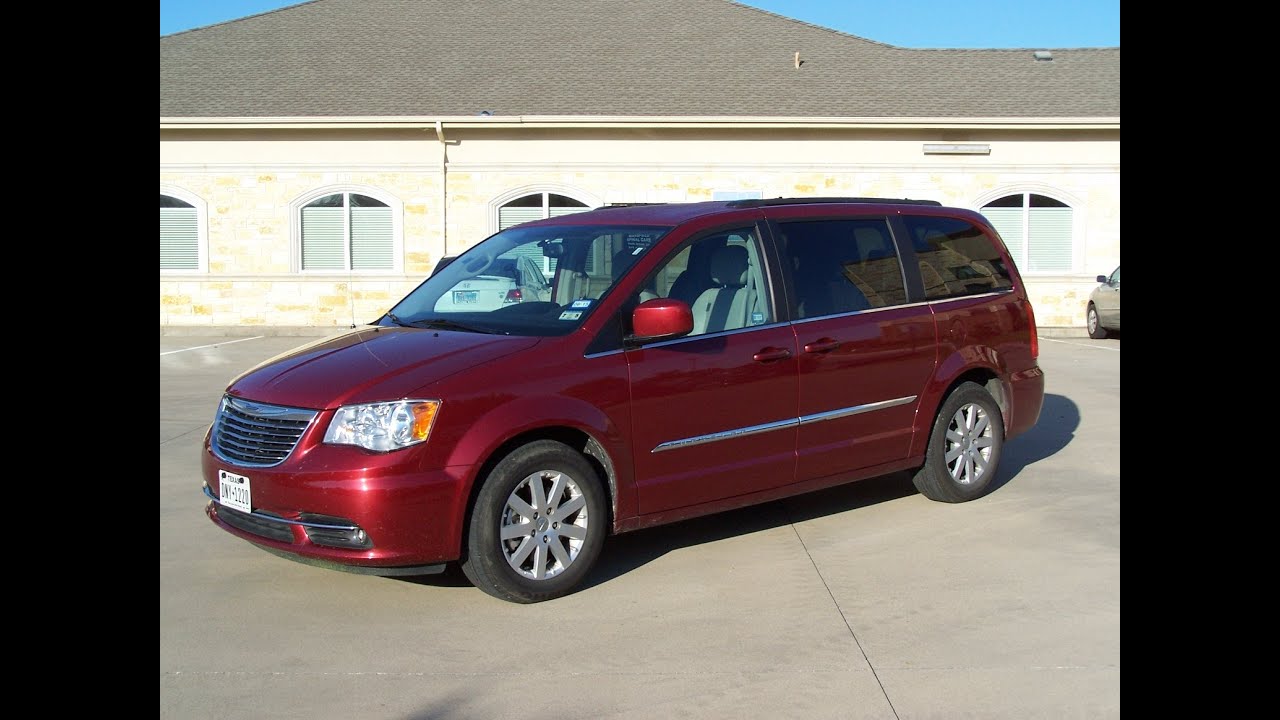 Chrysler Town and Country mini Van Test Drive Buyer's Guide