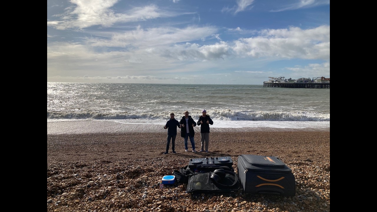 chill dj set on brighton beach | DJ Maciek :)