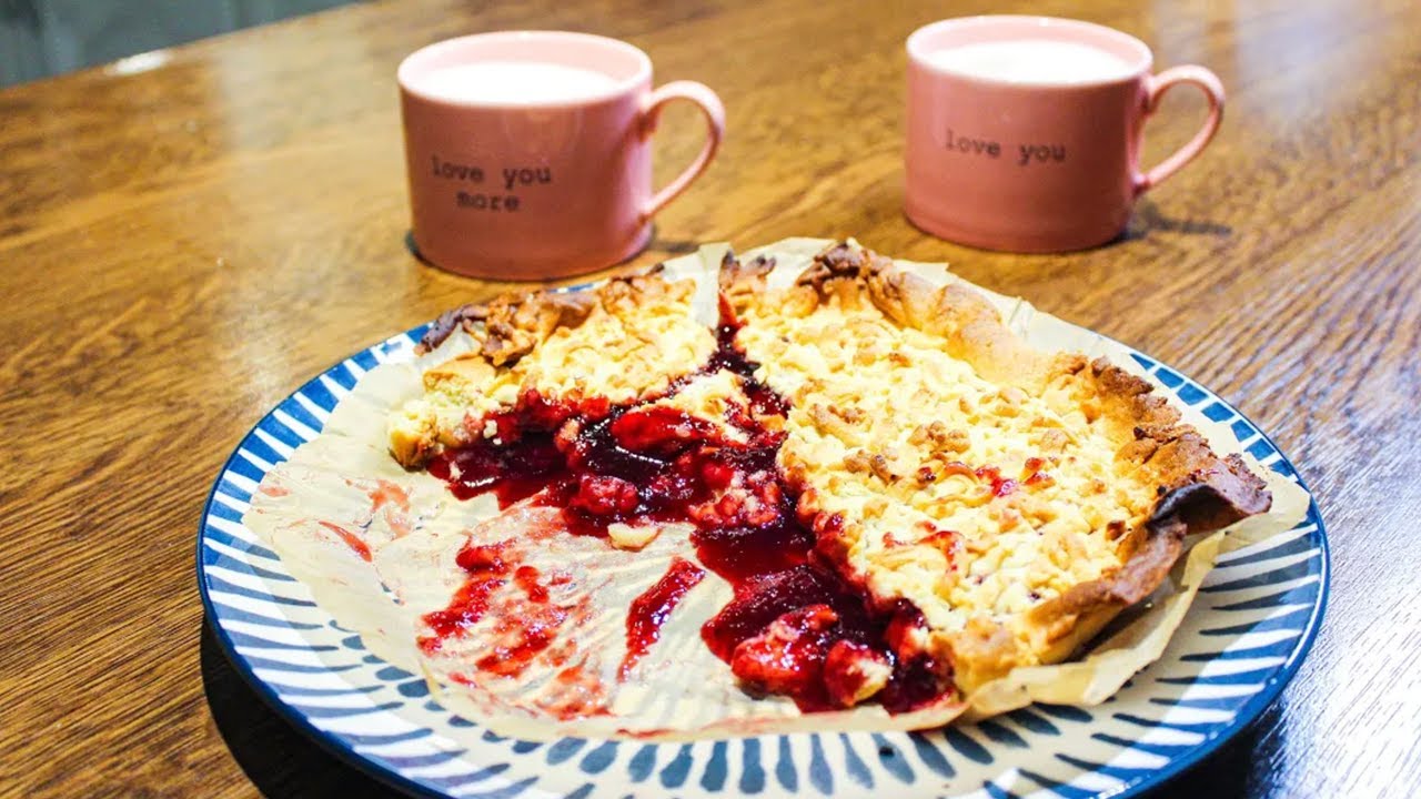 Secrets to Making Ukrainian Grandma's Delicious Grated Pie With Jam