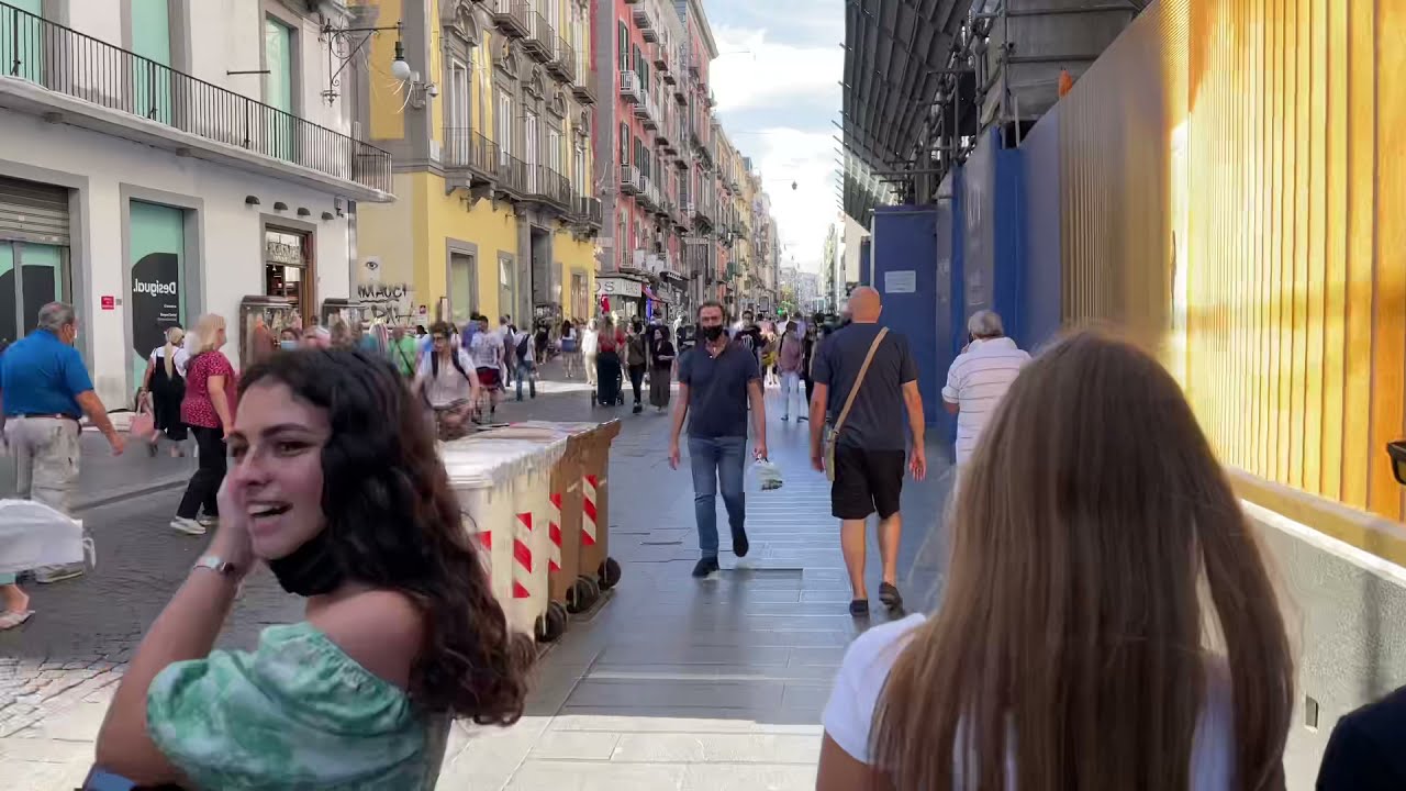 Via Toledo is an ancient street and the most important shopping thoroughfares. - Naples Italy - ECTV