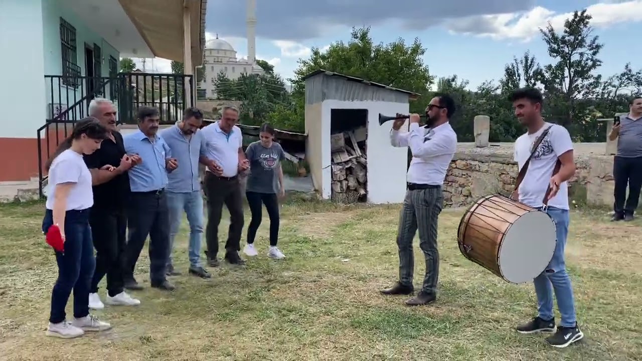 Zurnacı aypaz Yılmaz’dan iki ayak
