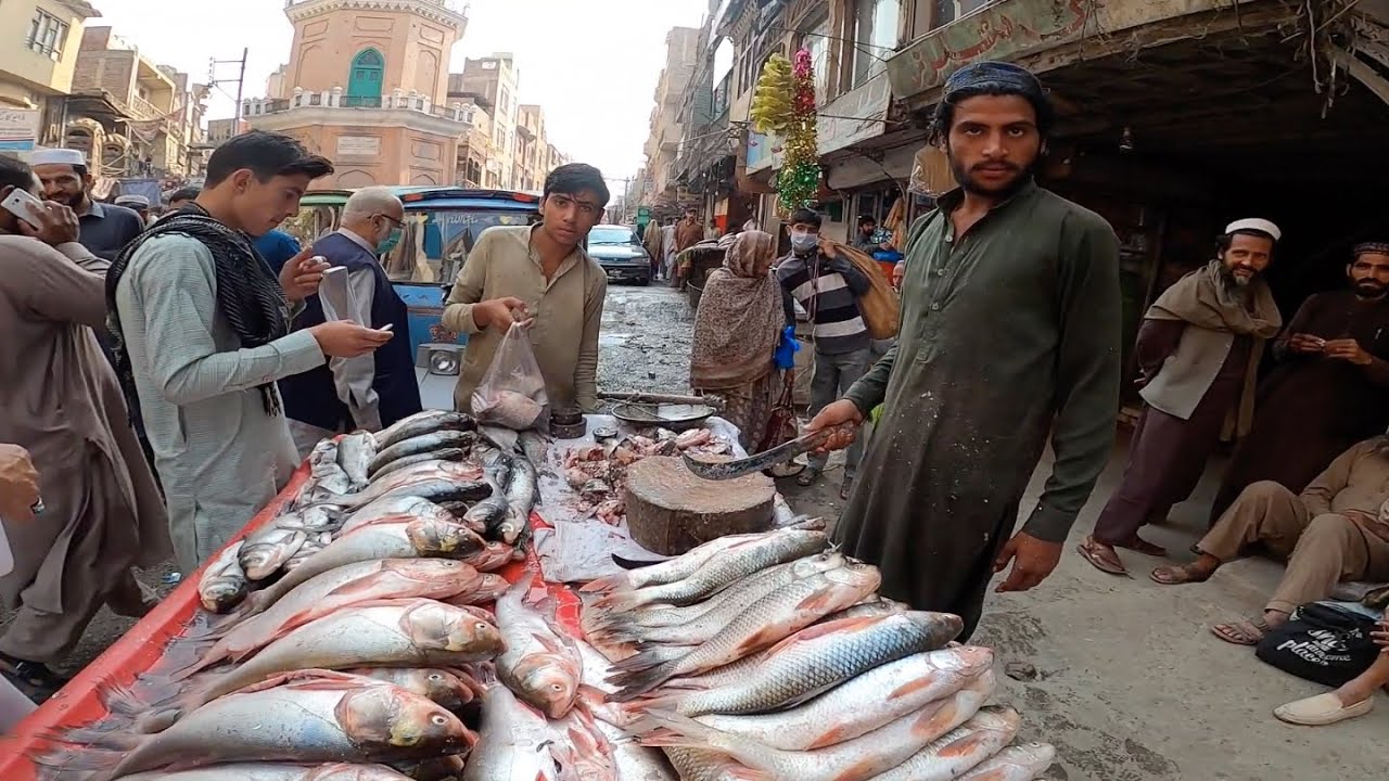 Peshawar’da İlginç SOKAK YEMEKLERİ ve İLK GÜNÜM! #155
