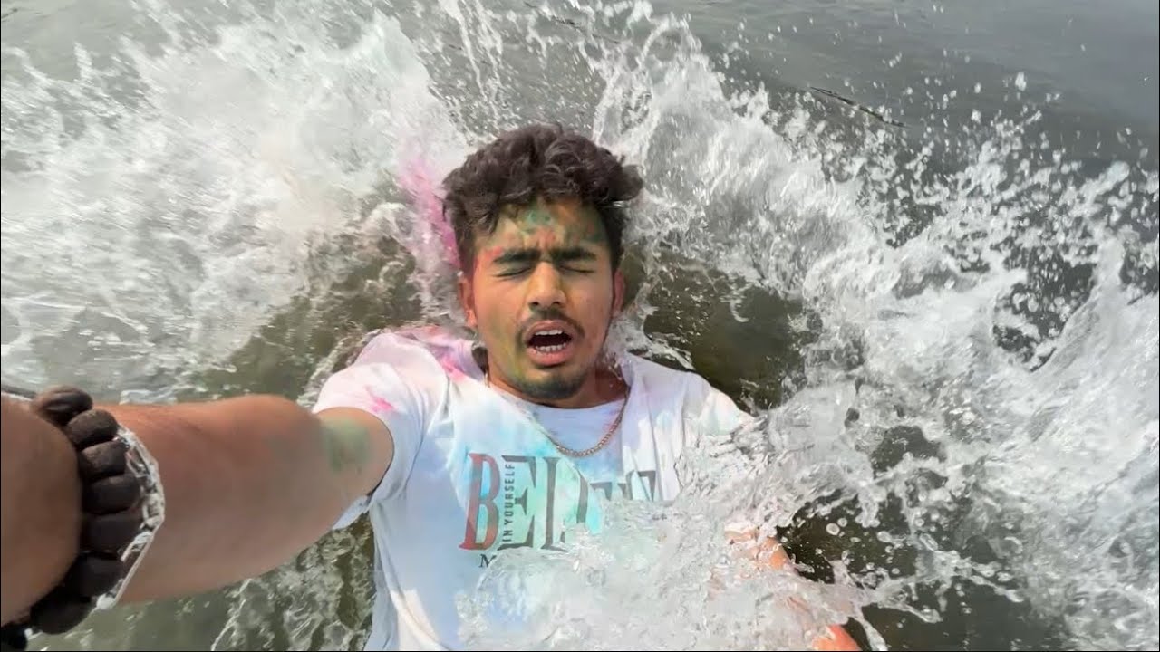 This is how we celebrate holiiHoli with us (friends and family) Holi went crazy#vlog #holi #viral 