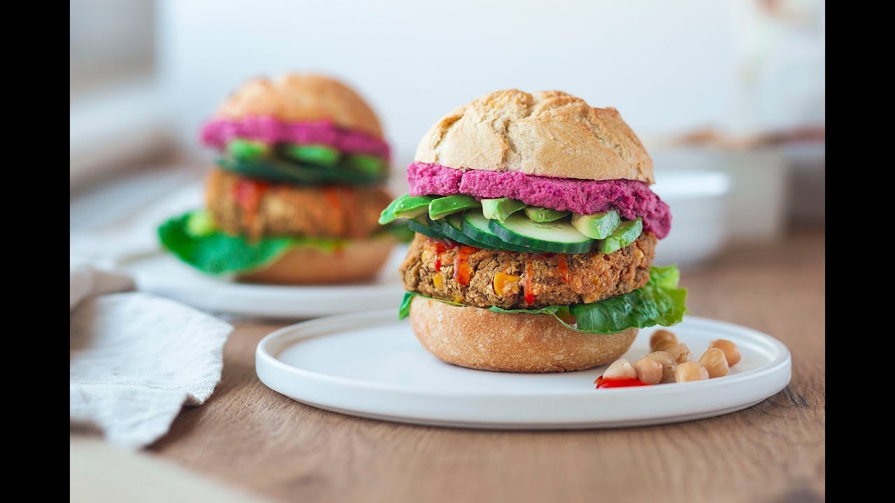 CHICKPEA LENTIL PROTEIN BURGER // vegan patty & beetroot hummus