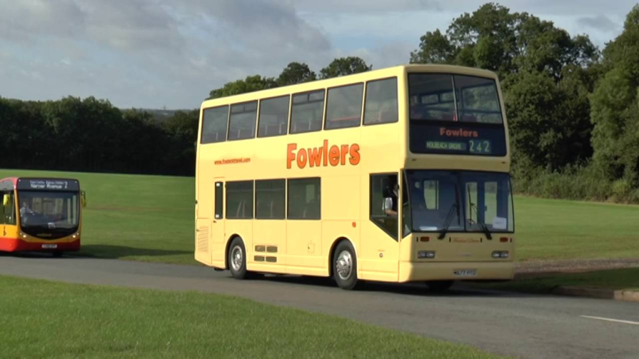 SHOWBUS DONINGTON 2016