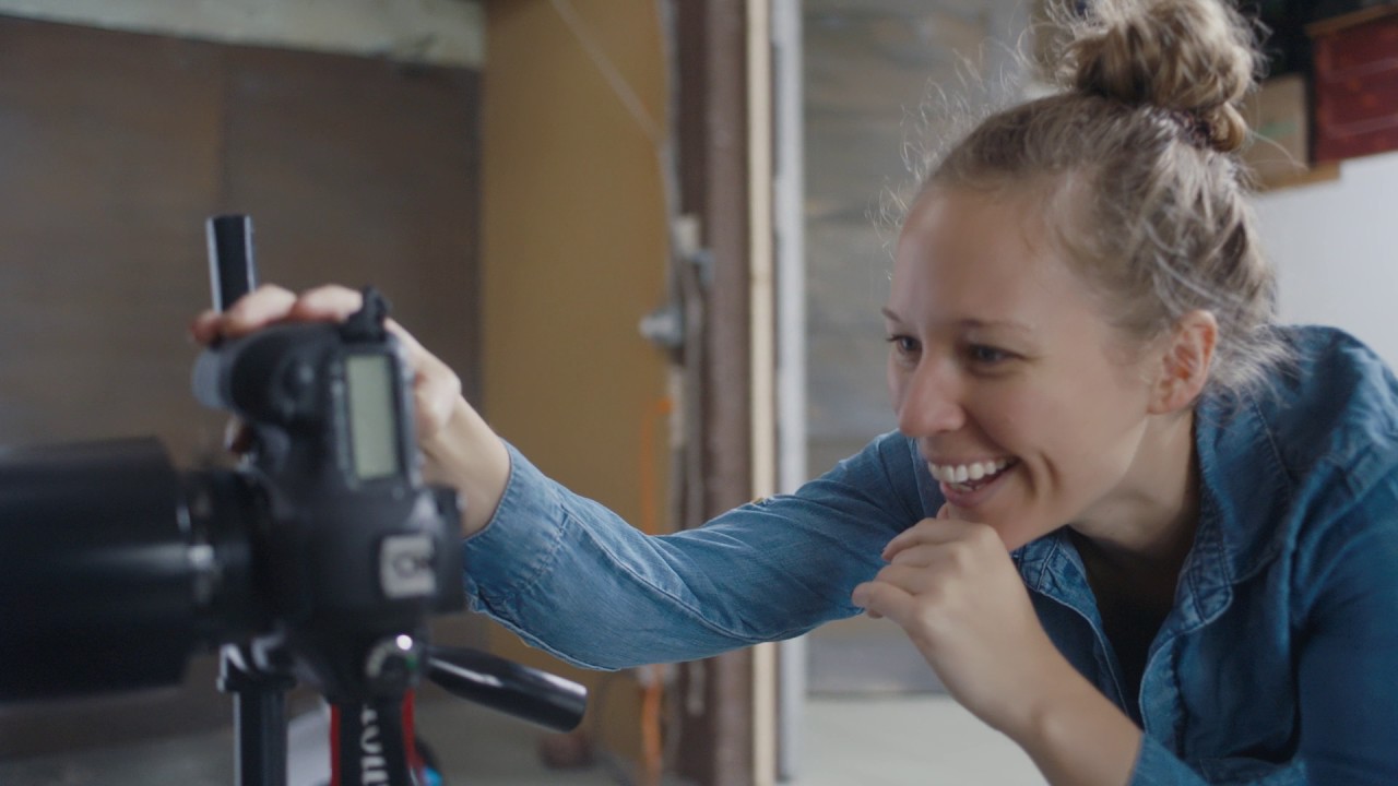 Portraits: Brought to you by CIBC Private Wealth Management. (0:30)