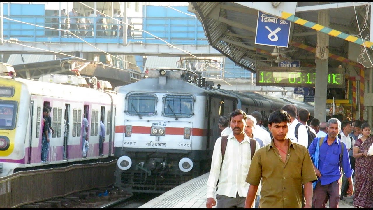 Knock Knock !! Mumbai Rajdhani Express with GZB WAP7 Says Hello to Crowded Dadar : Indian Railways