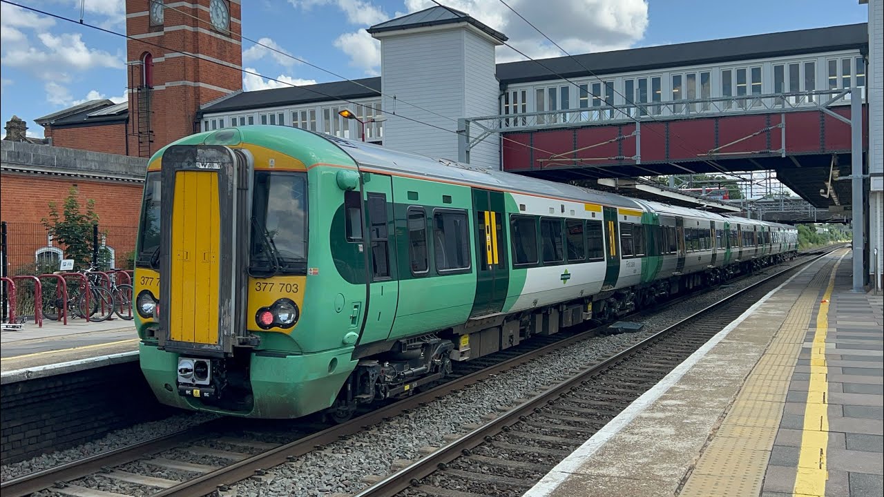 Southern - Class 377 Electrostar [377703] Departing Harrow & Wealdstone