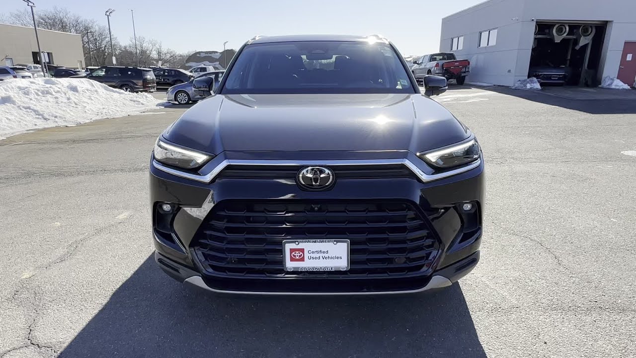 Used 2024 Toyota Grand Highlander Valley Stream, Lynbrook, Rockville Center, Oceanside, Queens