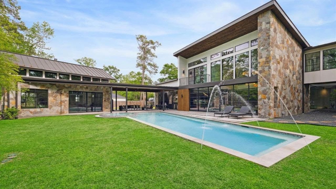2610 S Wildwind Cir, The Woodlands, TX 77380