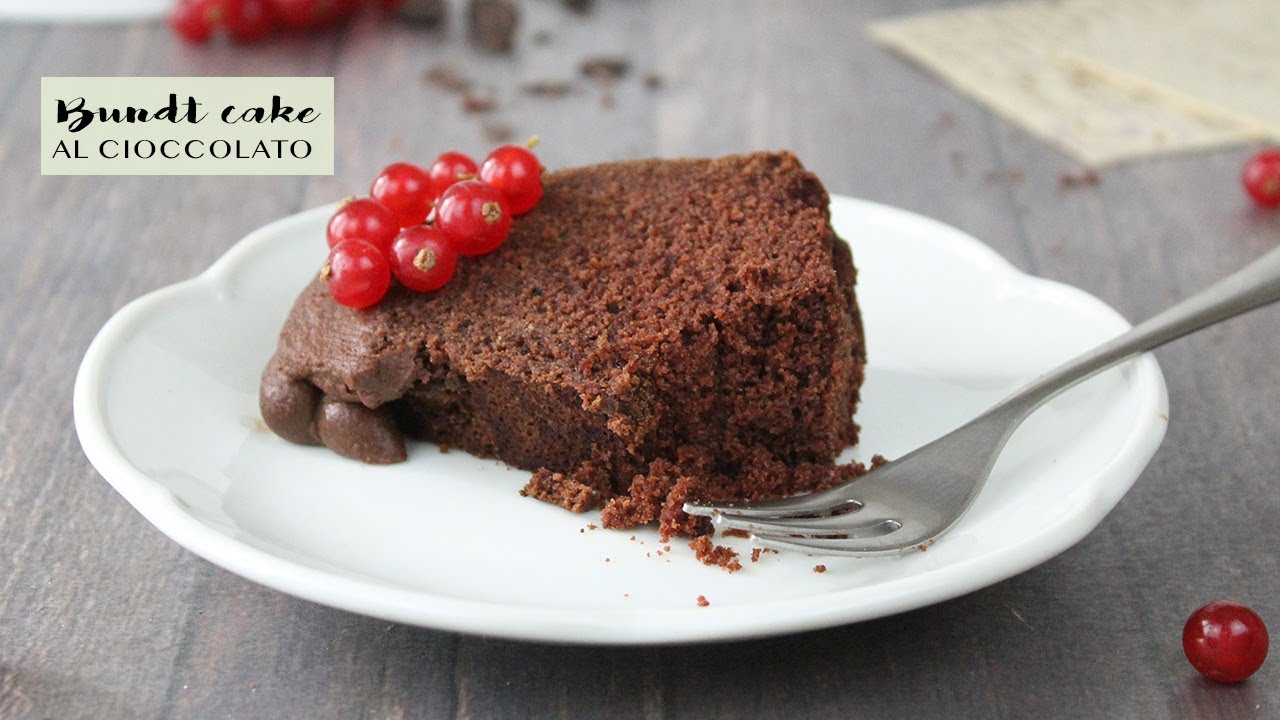 Prendi cioccolato e farina e prepara questa BUNDT CAKE CON GANACHE AL CIOCCOLATO per San Valentino❤️
