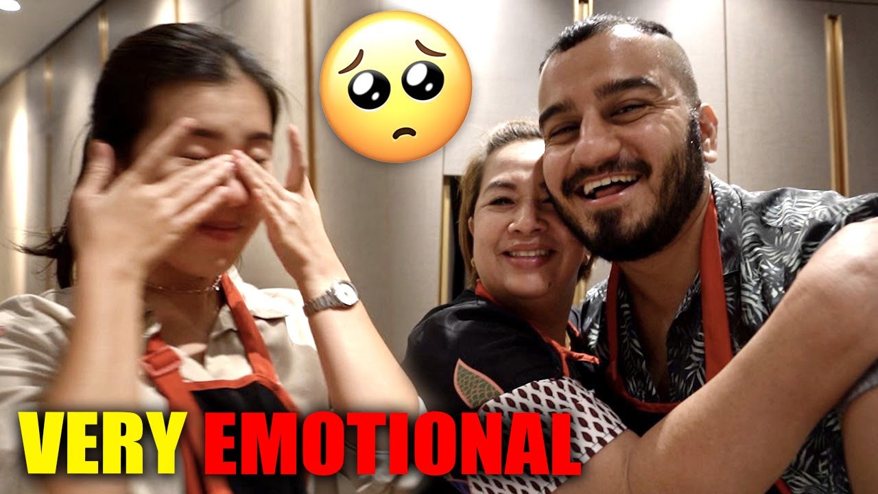 Indian Boyfriend Emotional Moment with Thai Family !! 🥺