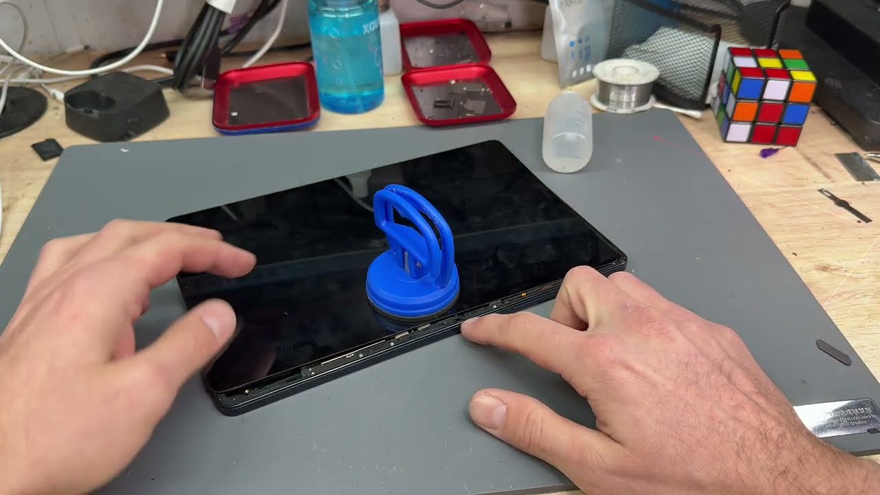 Замена разъема зарядки Samsung Galaxy Tab A9 Plus &ndash; пошаговое руководство по ремонту!