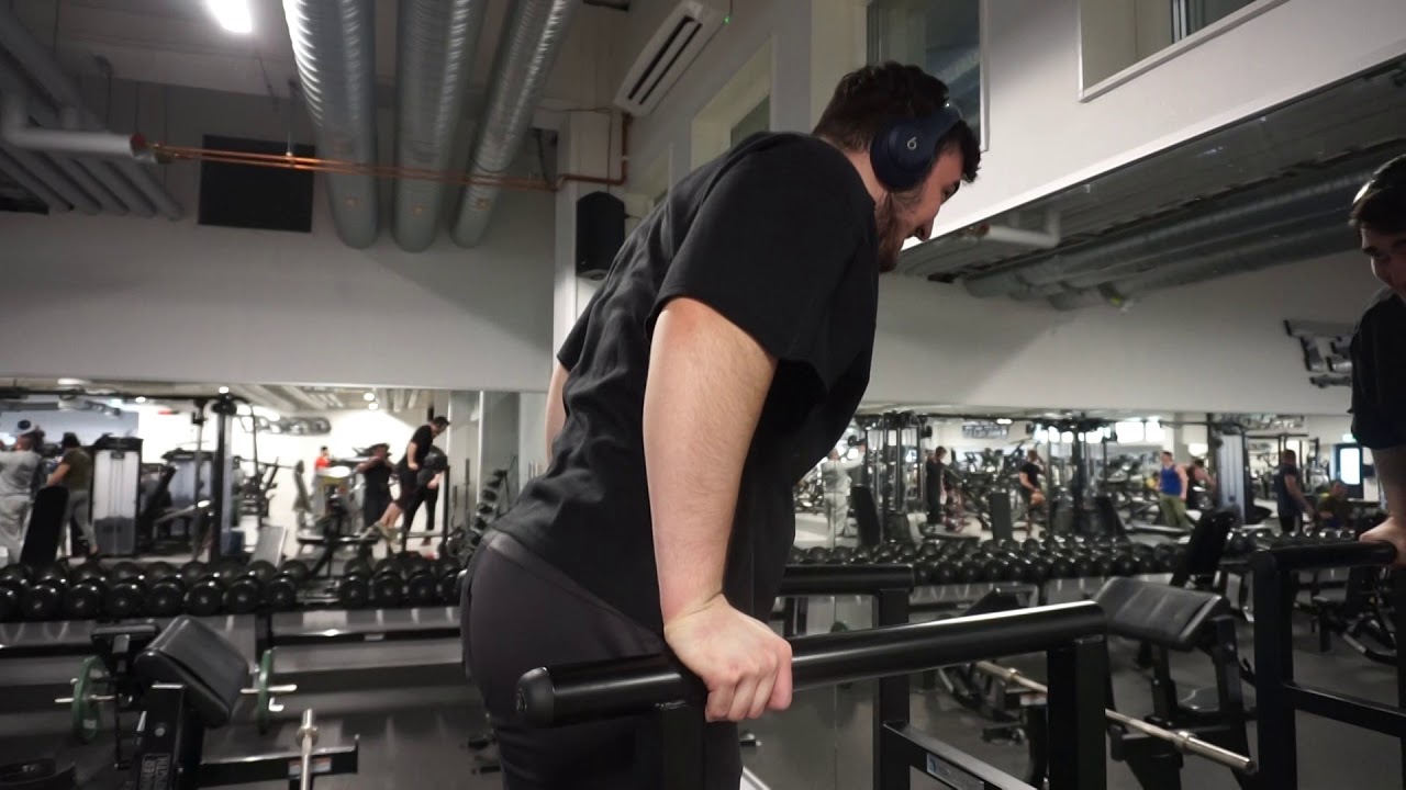 17 YEAR OLD BODYBUILDER BENCH & LEG WORKOUT | POWERLIFTING CHAMP