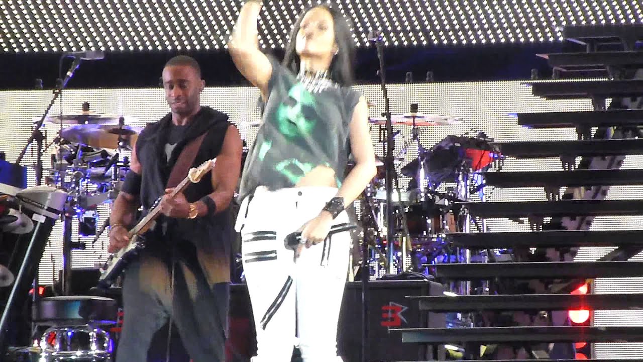 WHAT NOW/ PHRESH OUT THE RUNWAY -RIHANNA: MONSTER TOUR 3 of 27