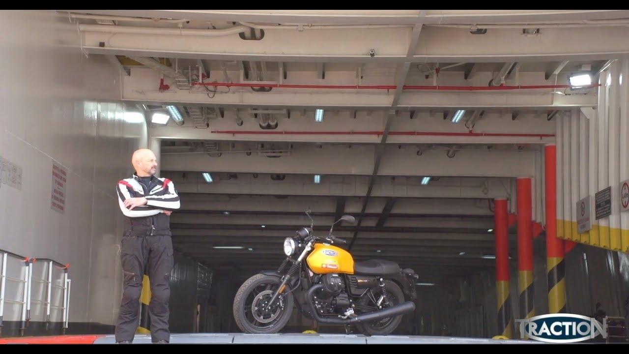 TractioN 2017 | Moto Guzzi V7 III Stone
