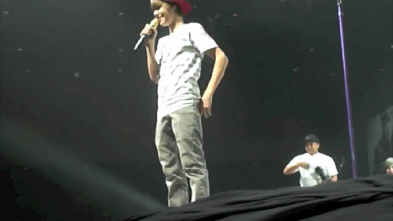 Funny Justin Bieber Concert Soundcheck