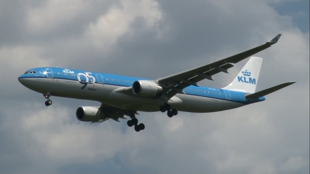 Washington Dulles Internatonal Airport - May 3, 2015