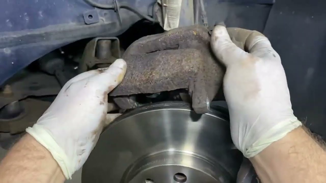 DIY HOW TO CHANGE FRONT BRAKE DISKS AND PADS FIAT PUNTO 199 1.2 BREMSEN WECHSELN