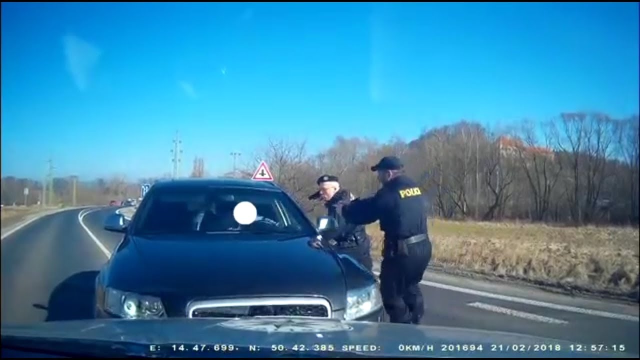 ZBĚSILÁ HONIČKA KRADENÉHO AUDI Z NĚMECKA NA ČESKOLIPSKU