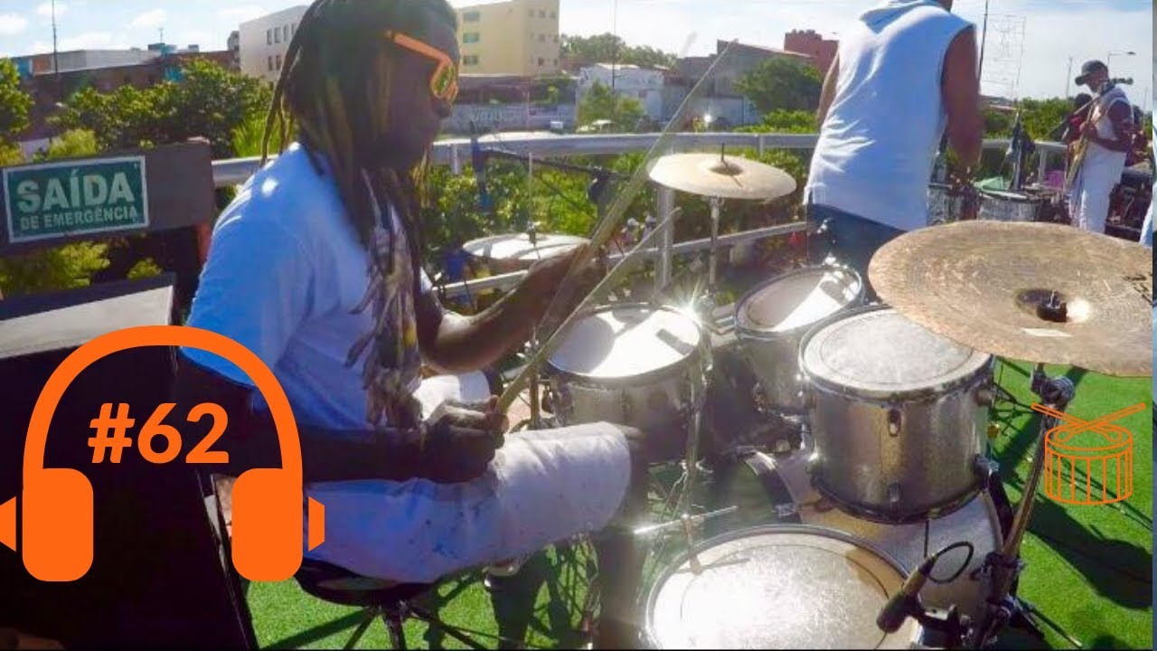 SHOW EM CAMAÇARI TOCANDO BATERIA