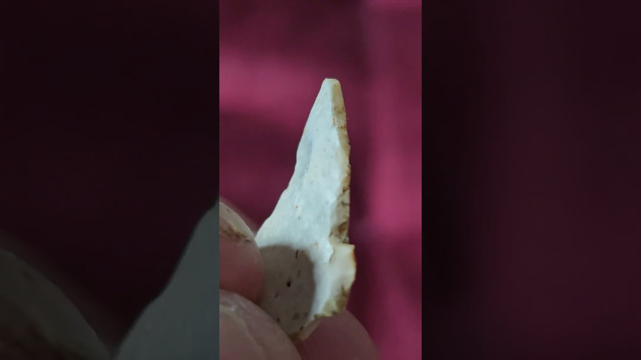 Steinzeit Artefakt! Einfache Pfeilspitze mit Retusche! Silex Feuerstein